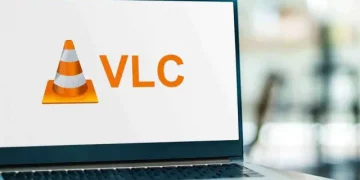 VLC threatens to sue DoT and MeitY for blocking website, stopping users from downloading application