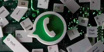 WhatsApp’s new update now lets users block screenshots of view-once images, also introduces group polls