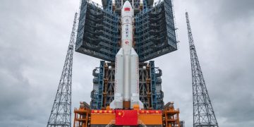 China has yet another uncontrollable, falling rocket reentering the Earth's atmosphere