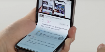 Chinese Engineers Have Built a Folding iPhone