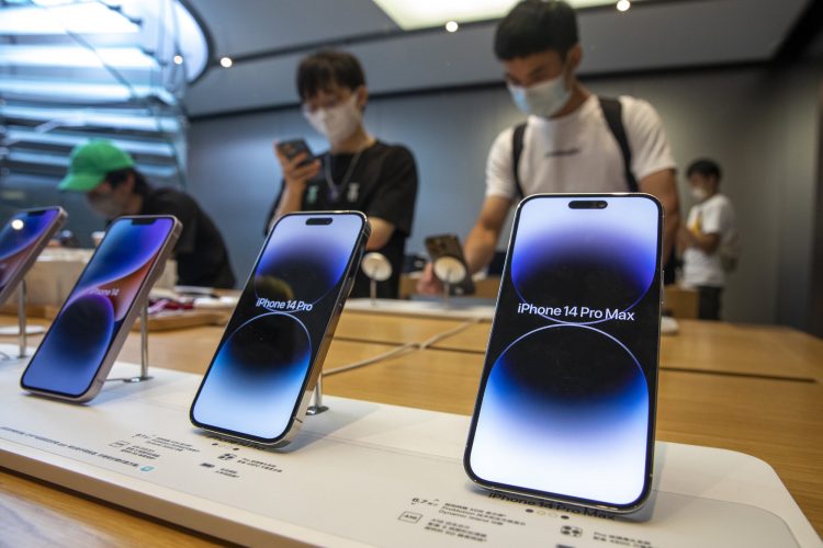Foxconn increases bonuses to boost iPhone 14 production