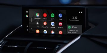 Google is sneakily cutting off support for Android Auto for older phones with a forced update