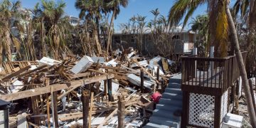 Nicole strengthens into tropical storm en route to Bahamas | Weather News