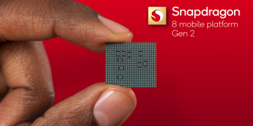 A banner advertising the Snapdragon 8 Gen 2 Chipset