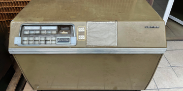 LGP-30 on a tile floor in a German basement.