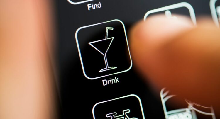 The Best 5 Drinking Game Apps To Enjoy Your Drink Time